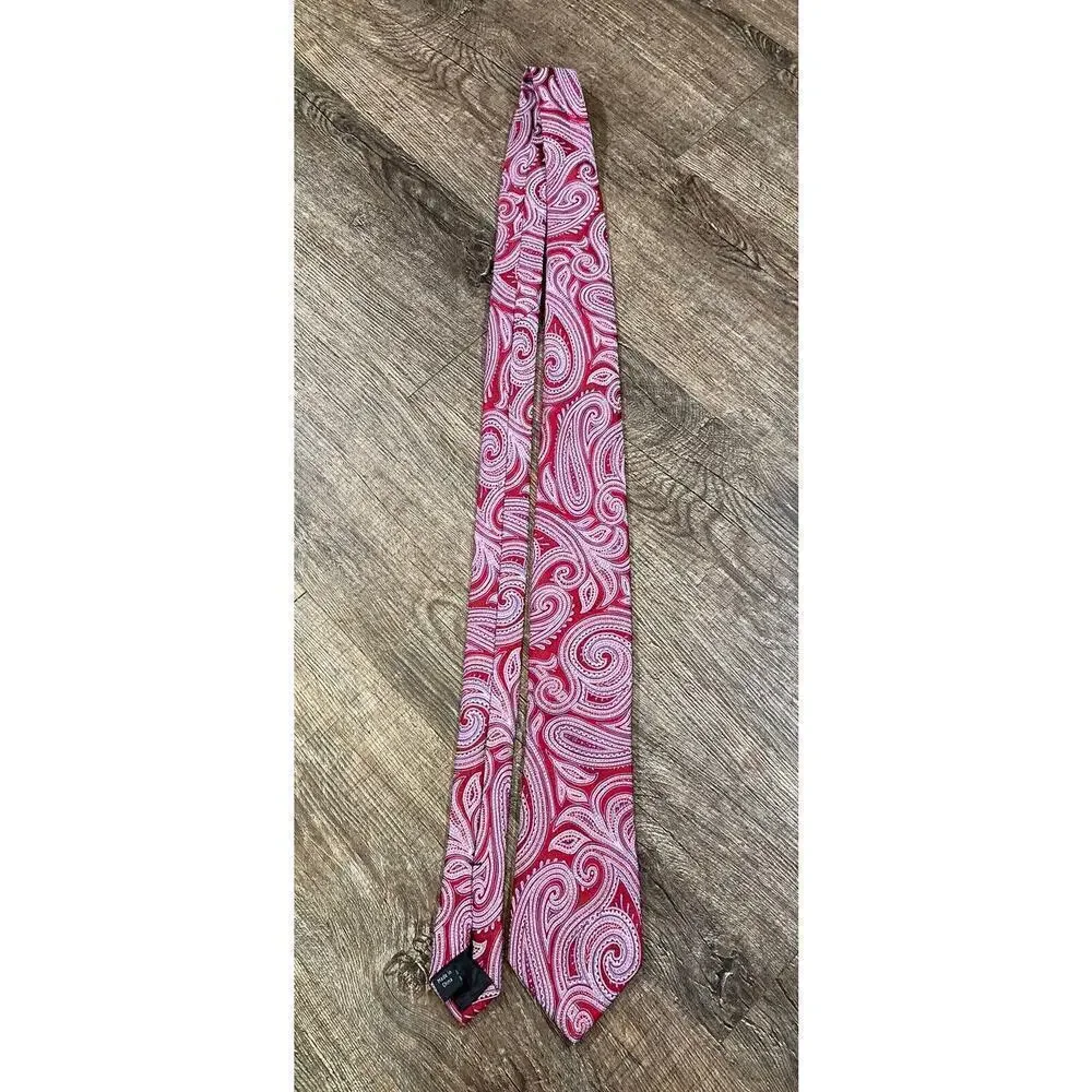 Michael Kors Men’s Red Paisley Print Designer 100% Silk Neck Tie 3.25” x 59”